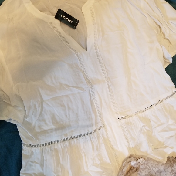 2 Express tops - Picture 2 of 3